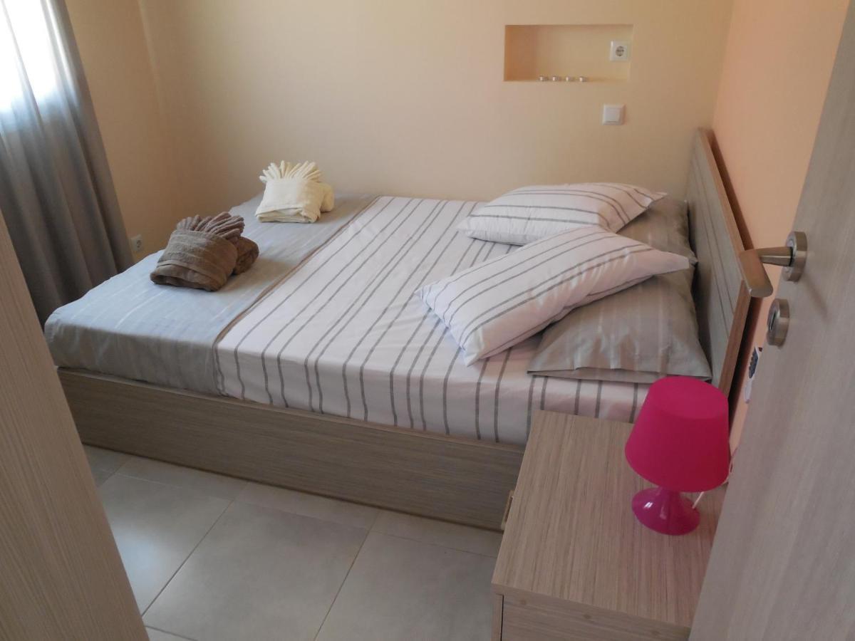 Costa Petra - Luxury Seaside Cottage With Garden - Vacation House For Families In Greece Néa Meságkala Екстериор снимка