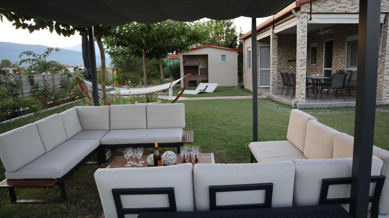 Costa Petra - Luxury Seaside Cottage With Garden - Vacation House For Families In Greece Néa Meságkala Екстериор снимка