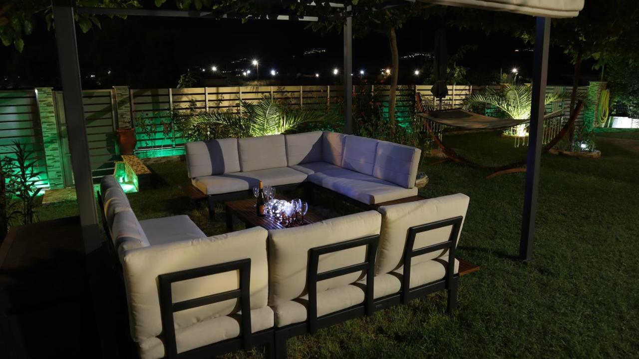Costa Petra - Luxury Seaside Cottage With Garden - Vacation House For Families In Greece Néa Meságkala Екстериор снимка