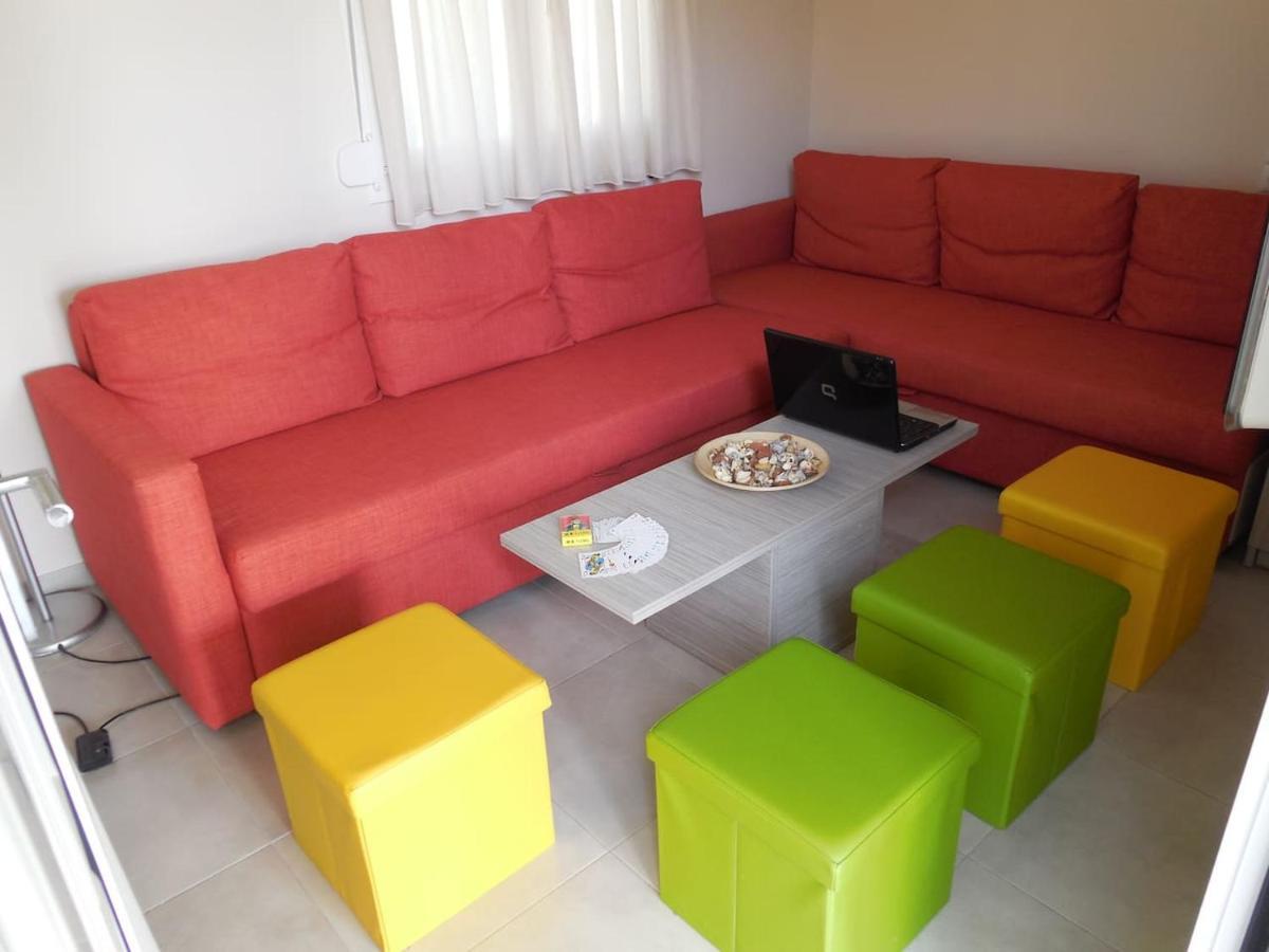 Costa Petra - Luxury Seaside Cottage With Garden - Vacation House For Families In Greece Néa Meságkala Екстериор снимка